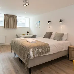 Nassau Canal Bed & Breakfast Amsterdam